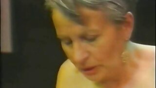 Skinny moden MILF fo ...
