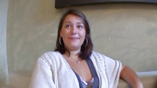 Slank brunette med s ...